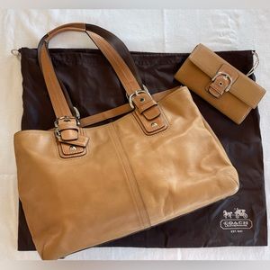 Beautiful COACH leather tote with wallet. Great condition.
